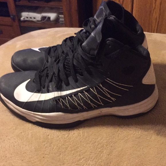 Nike Hyperdunks - Picture 3 of 5